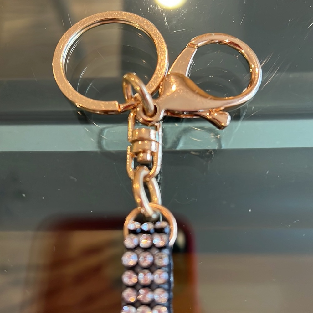 Gold Heart w/Crystals Keychain - Picture 4 of 6
